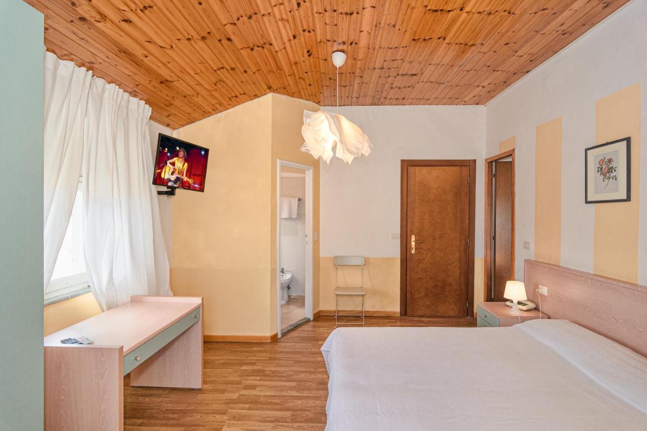 Albergo Villa Gradita ฟอร์เต เดย์ มาร์มี ภายนอก รูปภาพ