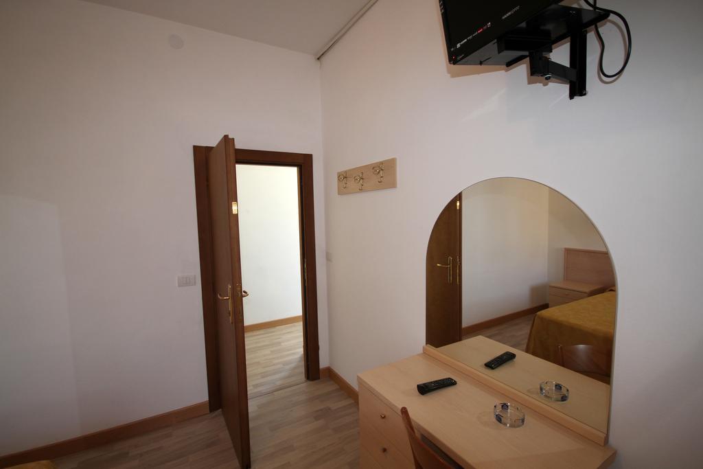 Albergo Villa Gradita ฟอร์เต เดย์ มาร์มี ภายนอก รูปภาพ