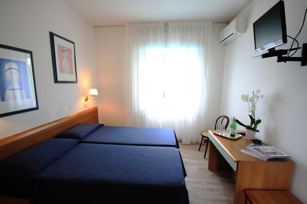 Albergo Villa Gradita ฟอร์เต เดย์ มาร์มี ภายนอก รูปภาพ
