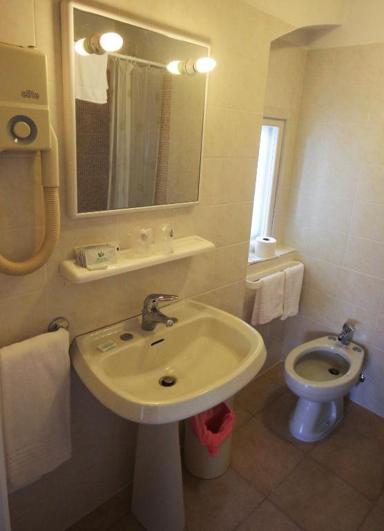 Albergo Villa Gradita ฟอร์เต เดย์ มาร์มี ภายนอก รูปภาพ